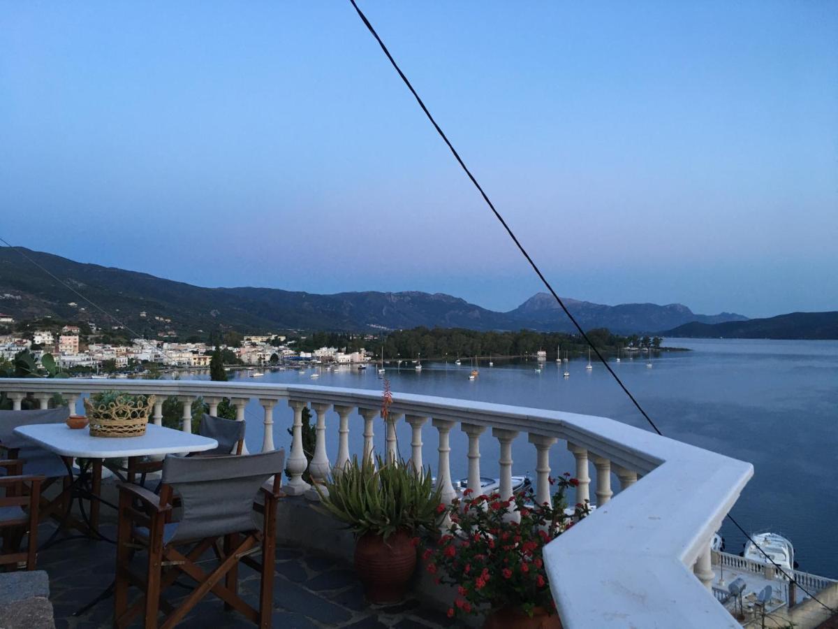 Kasteli Suite Poros Town Екстериор снимка
