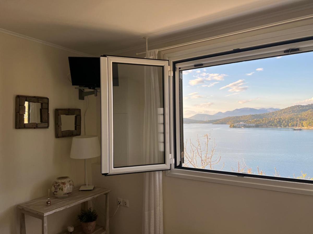 Kasteli Suite Poros Town Екстериор снимка