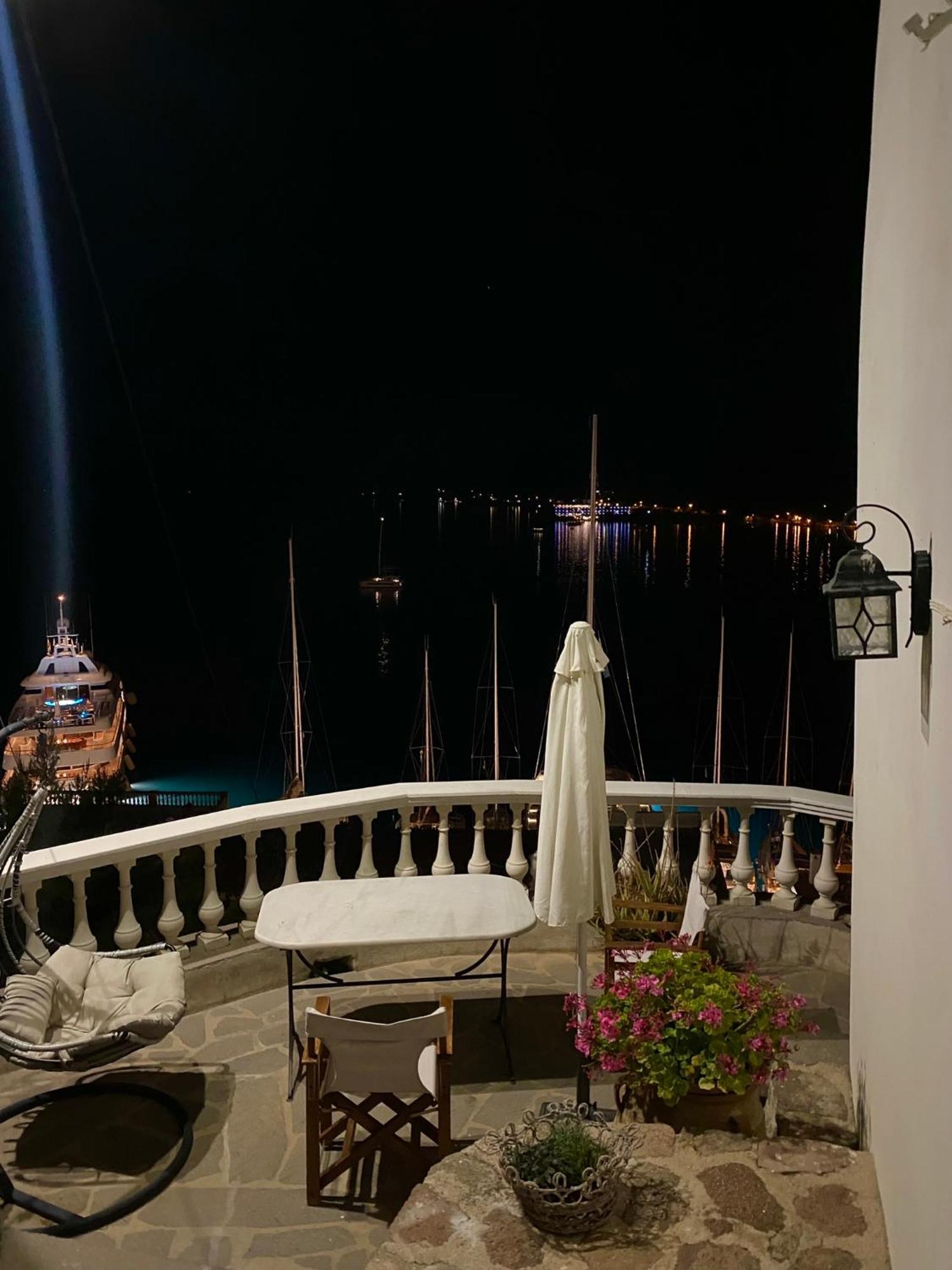 Kasteli Suite Poros Town Екстериор снимка