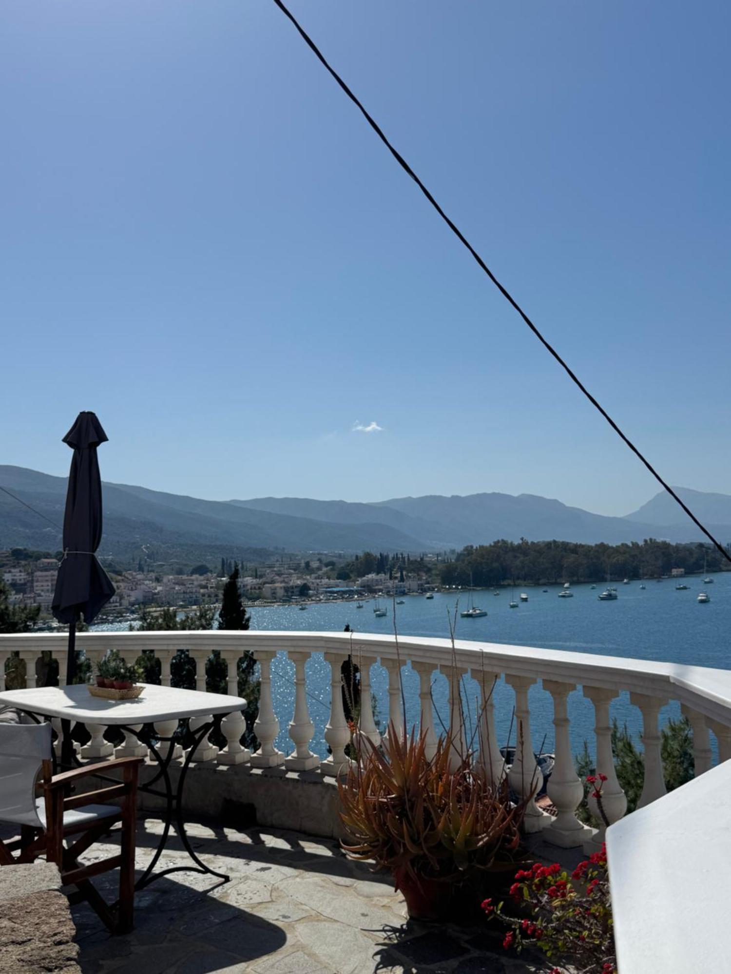 Kasteli Suite Poros Town Екстериор снимка