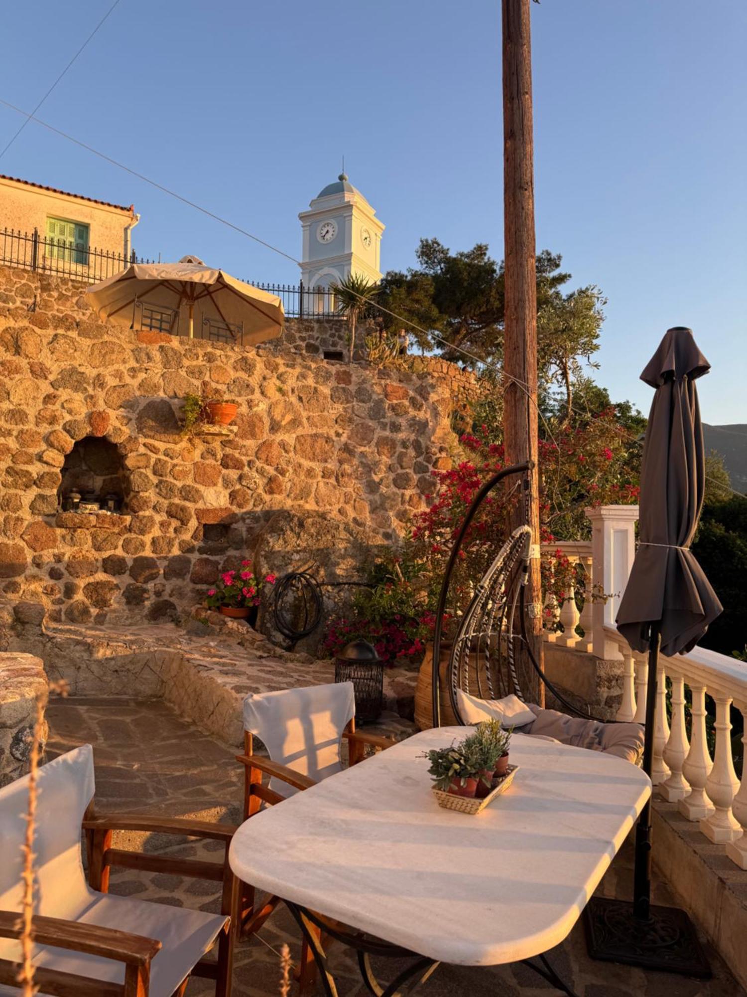 Kasteli Suite Poros Town Екстериор снимка