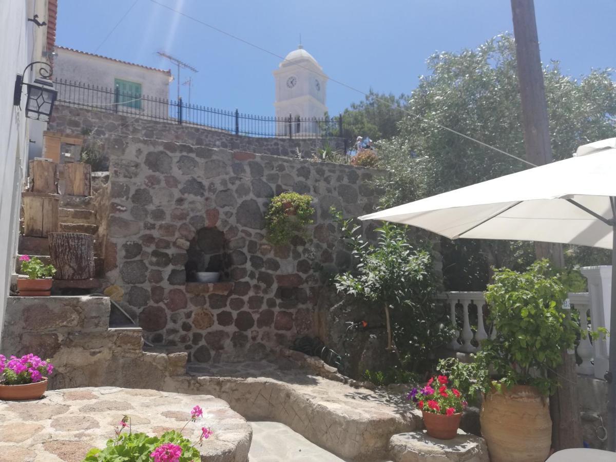 Kasteli Suite Poros Town Екстериор снимка